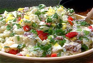 potatoe salad in bowl